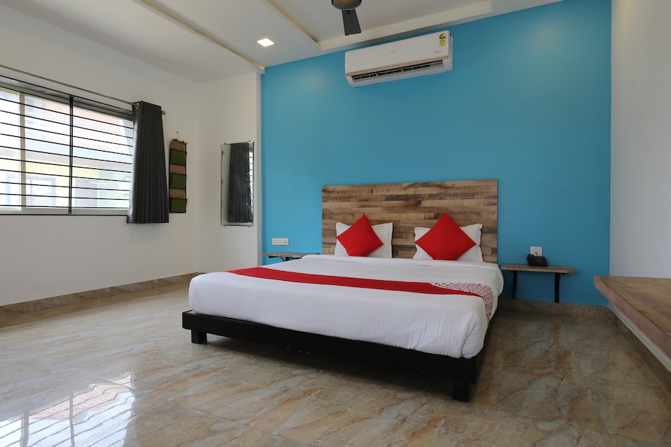 OYO 15743 Indore Inn, Bapat Squre, Indore