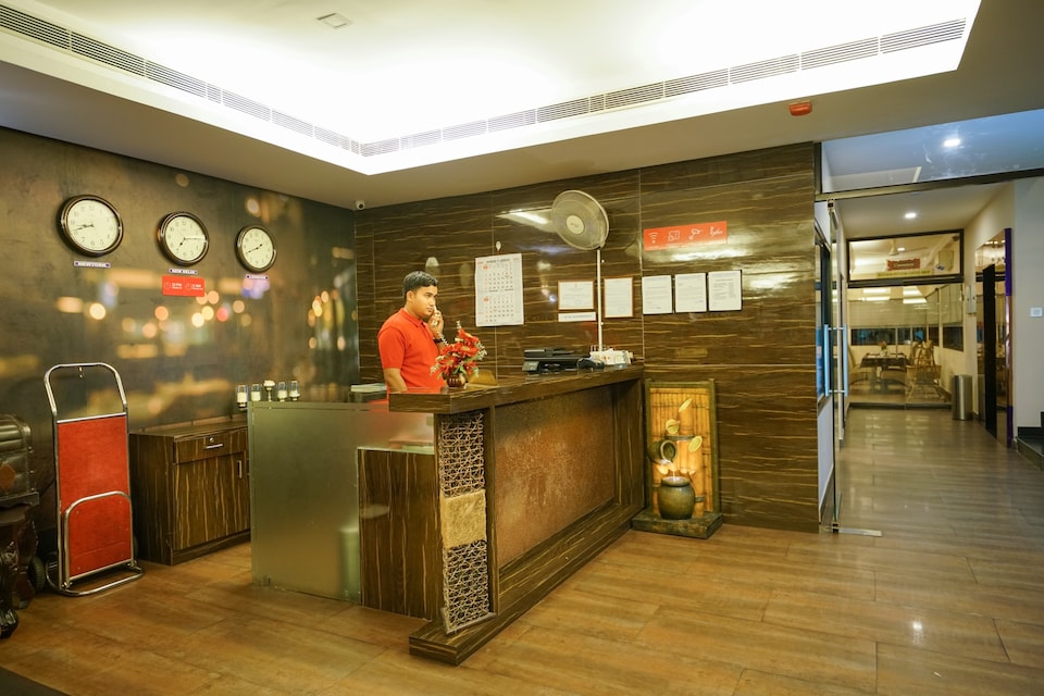 Super Townhouse  Mookkannoor Tourist Home, Angamaly Kochi, Kochi