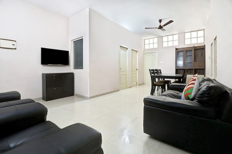 OYO 15755 Cozy 2BHK, Pondicherry City Centre, Pondicherry