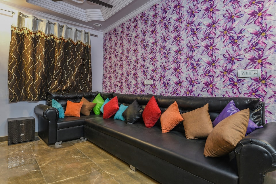 Hotel O Akash Continental, Rajouri Garden Delhi, Delhi