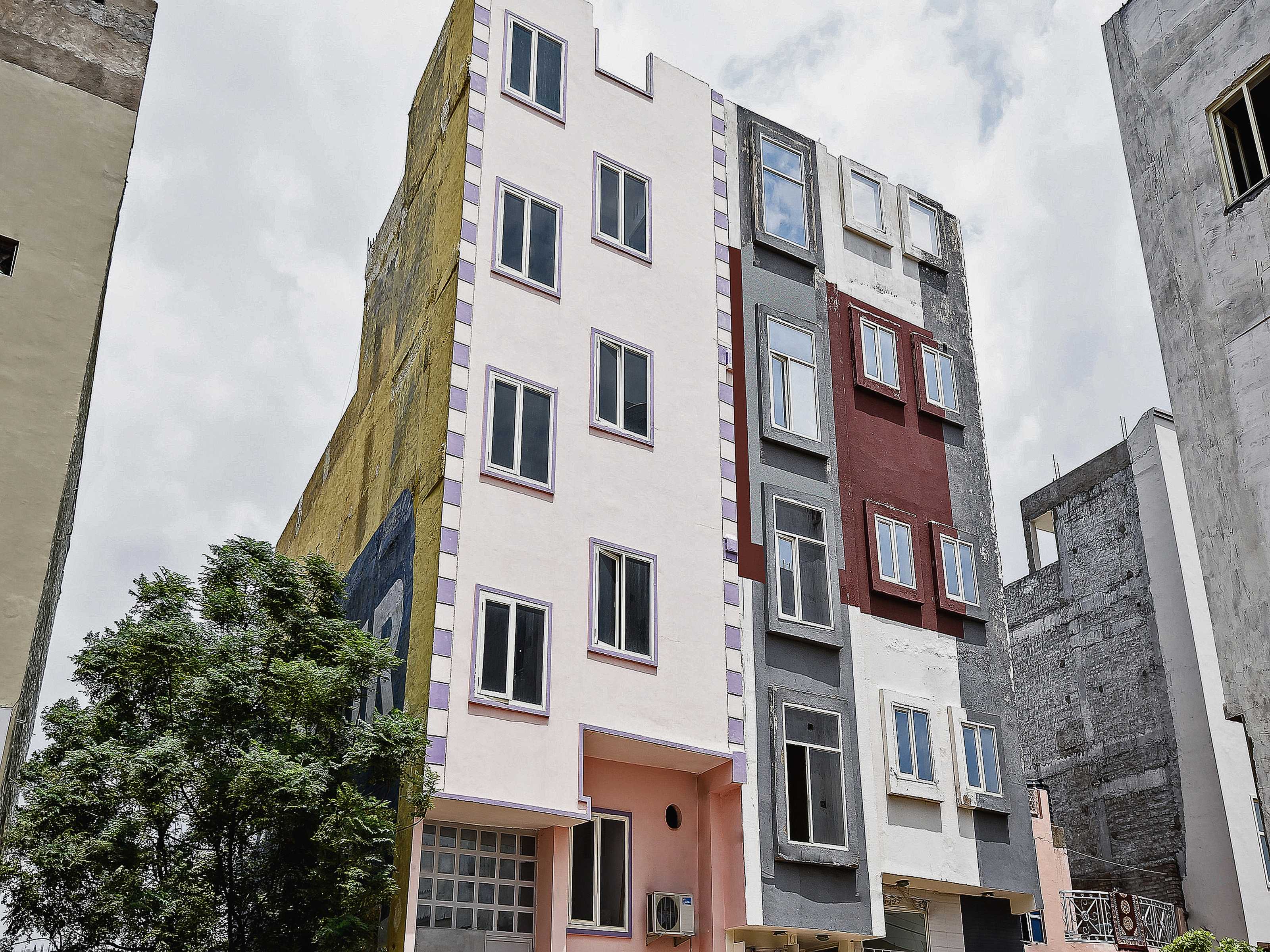 OYO Flagship Hotel Alpine Inn, Flagship Agra, Book @ ₹592 - OYO