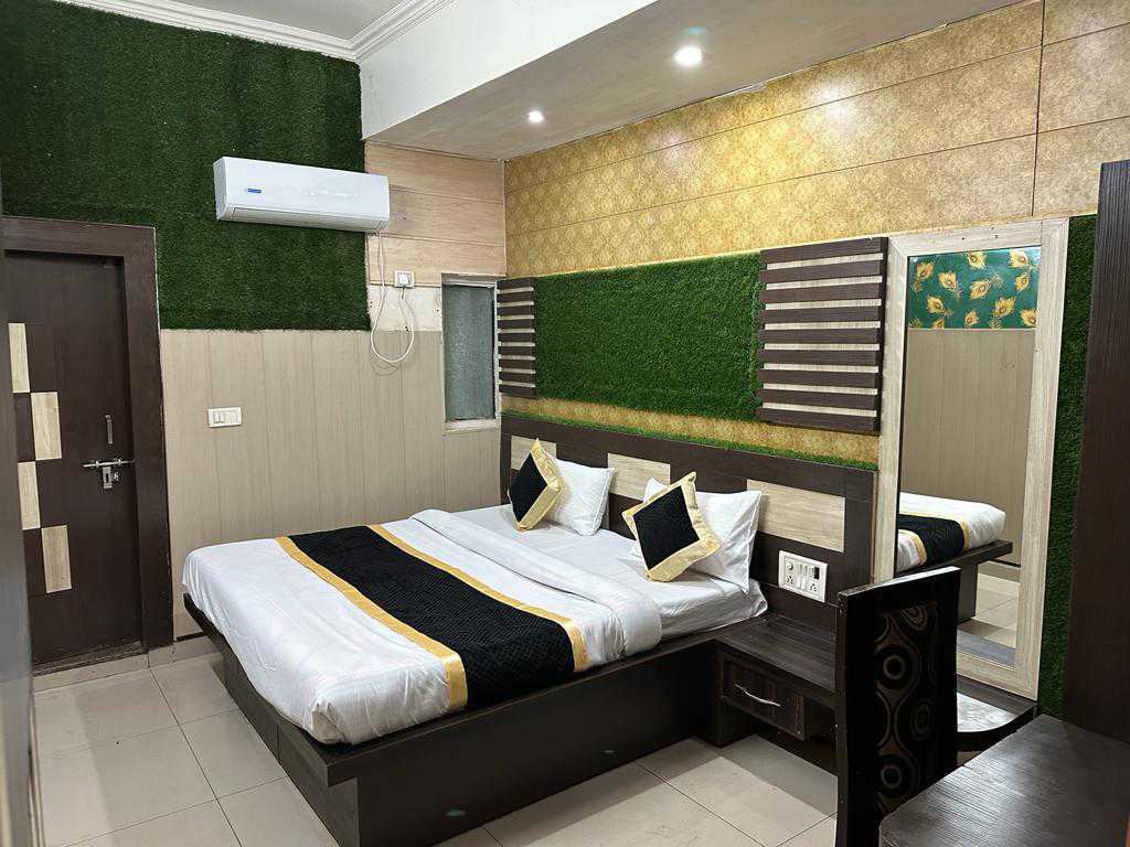 OYO Flagship Hotel Alpine Inn, Flagship Agra, Book @ ₹592 - OYO