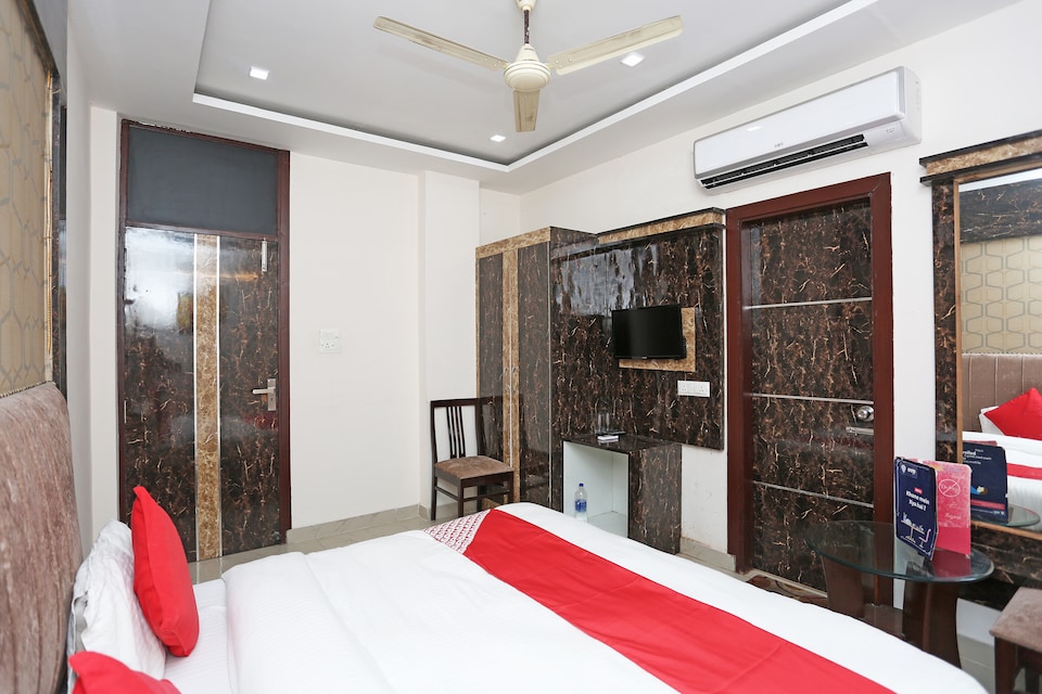 OYO 15771 4 Season Hotel, Meerut, Meerut