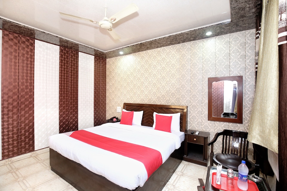 OYO 15772 Silver City, South Chandigarh, Chandigarh