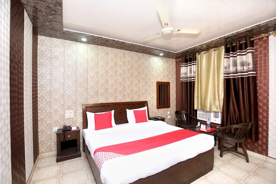 OYO 15772 Silver City, South Chandigarh, Chandigarh