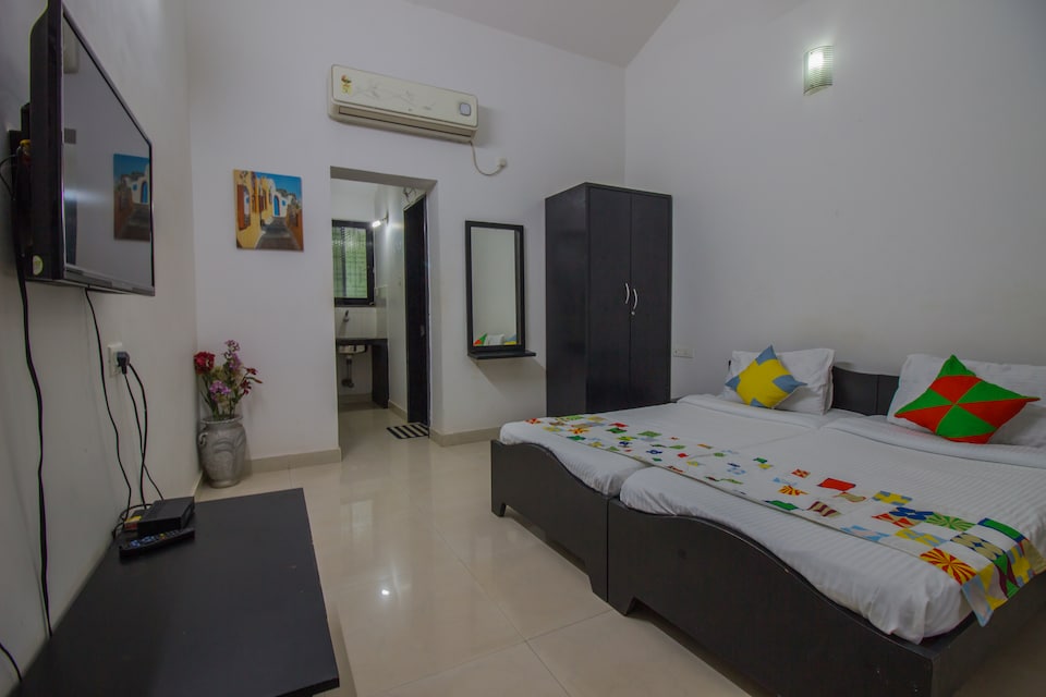 OYO Home 15774 Modern Studio Hill View, Anjuna Vagator Goa, Goa