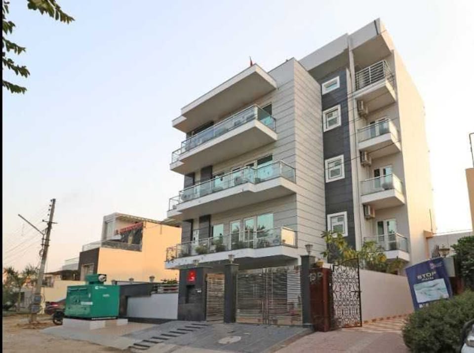 Super Hotel O V R Residency Near Sri Amruth Chithra Mandira, Manyata Bangalore-II, बैंगलोर