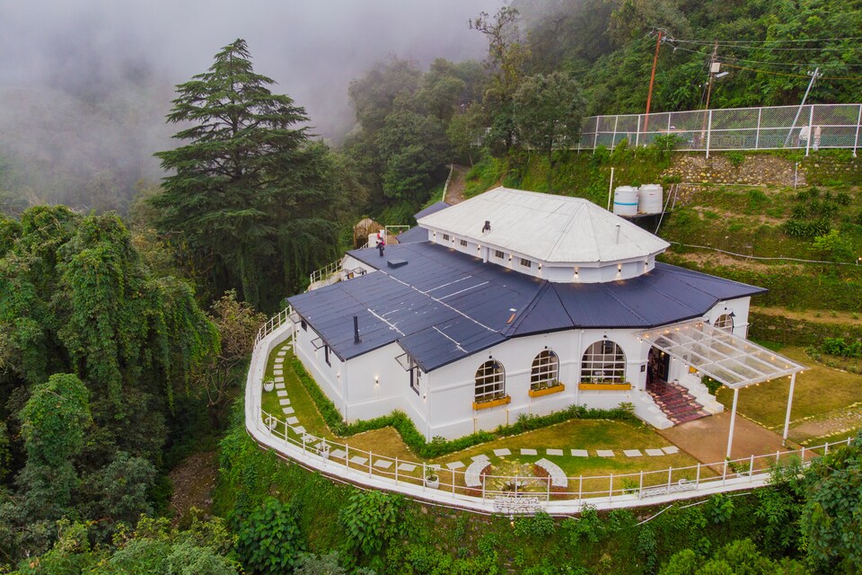 OYO Home 15778 2BHK Dieu Donne Villa, Picture palace Mussoorie, Mussoorie