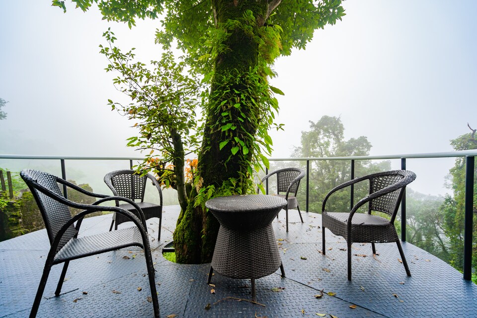 OYO Home 15780 Palatial 2bhk, Picture palace Mussoorie, Mussoorie