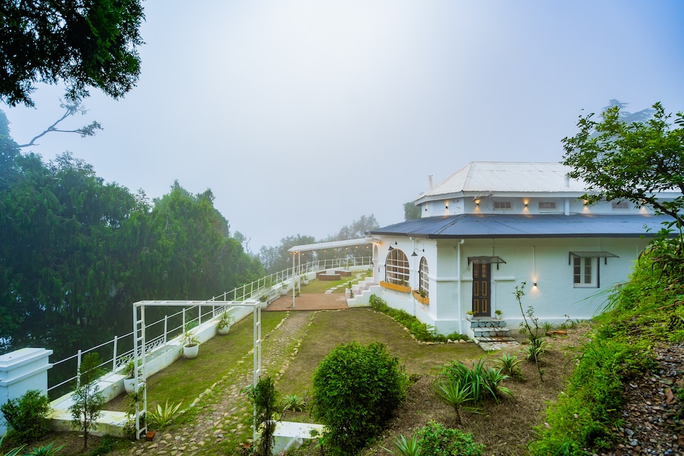 OYO Home 15780 Palatial 2bhk, Picture palace Mussoorie, Mussoorie