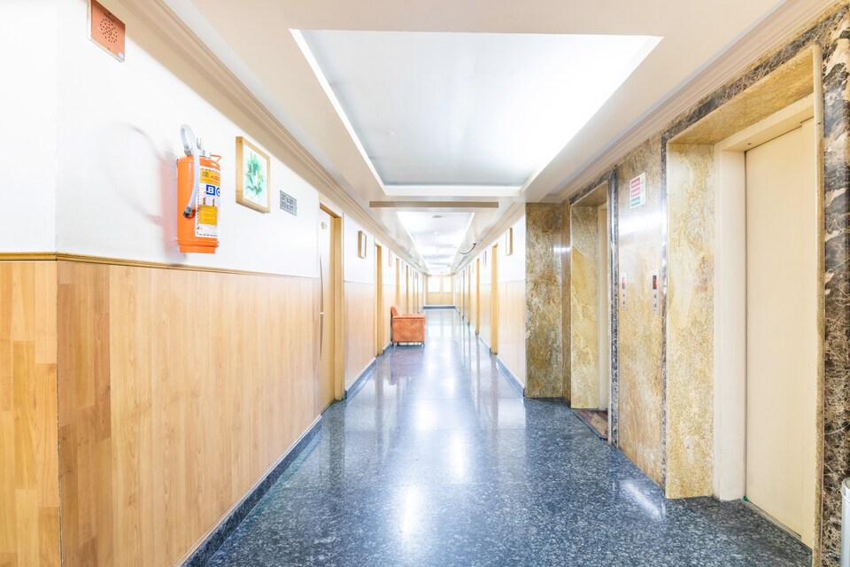 OYO 15781 Shree Adiga Residency, Majestic Bangalore, Bangalore