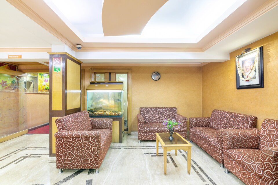 OYO 15781 Shree Adiga Residency, Majestic Bangalore, Bangalore