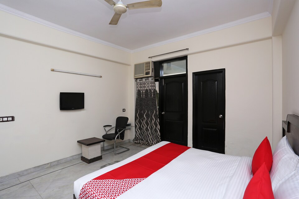 OYO Flagship 15784 Bus Stand, Old Gurgaon, Gurgaon