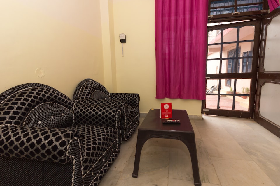 OYO Home 15790 Peaceful Singh Villa 2bhk, Dharamshala, Dharamshala