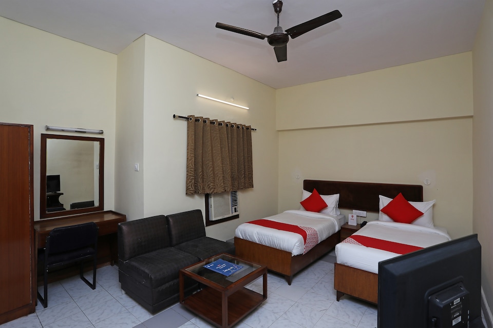 OYO Flagship 15791 Hotel Executive Butler Colony, Hazratganj Lucknow, Lucknow