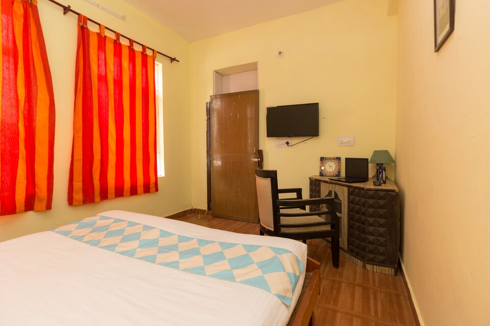 OYO 15799 Home Exotic 1 BHK Hill View Cottage Norbulinga, Dharamshala, Dharamshala