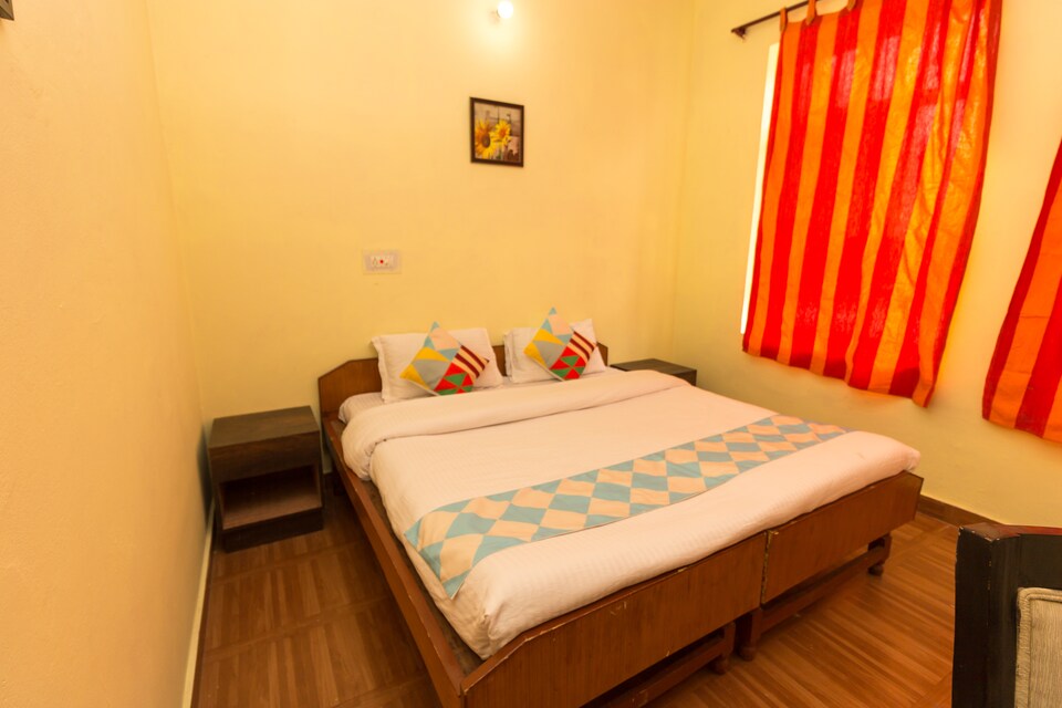 OYO 15799 Home Exotic 1 BHK Hill View Cottage Norbulinga, Dharamshala, Dharamshala