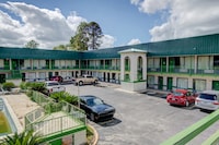 Rise Inn by OYO US 441