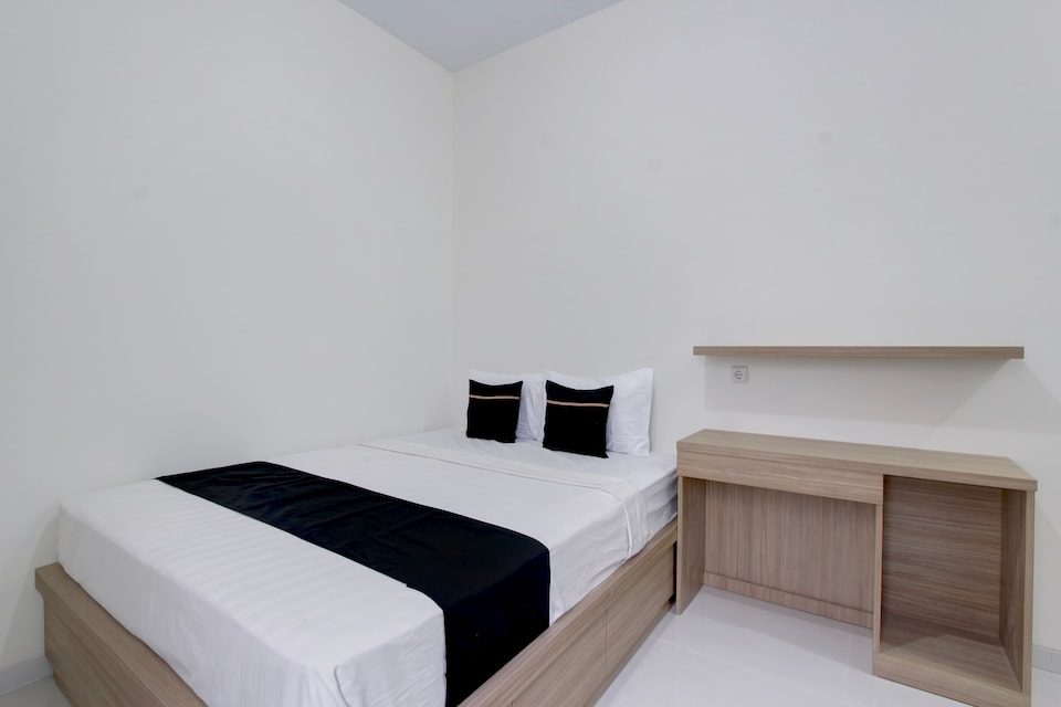 Collection O near Terminal Tirtonadi formerly Blessing Inn, Solo, Solo
