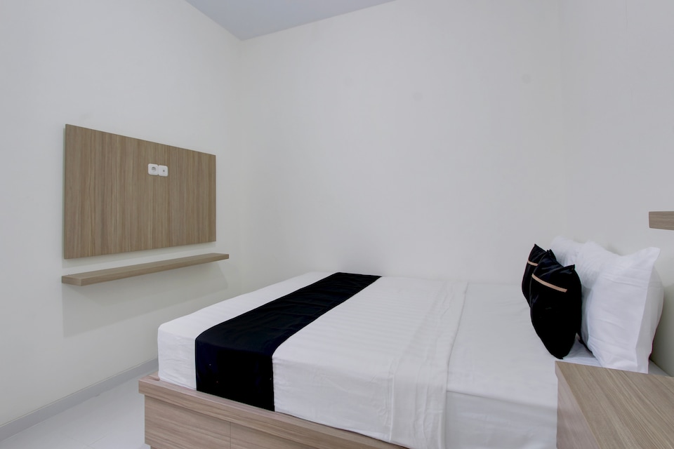 Collection O near Terminal Tirtonadi formerly Blessing Inn, Solo, Solo