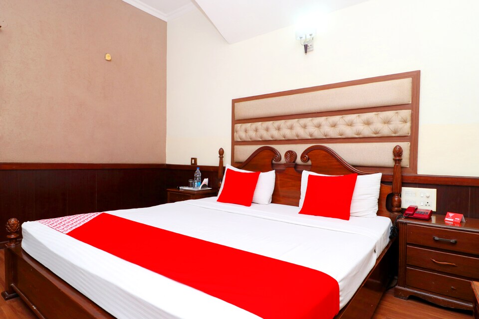 Capital O 2716 Hotel Paras, Dera Bassi Chandigarh, Chandigarh