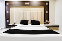 Hotel O Vanya Palace