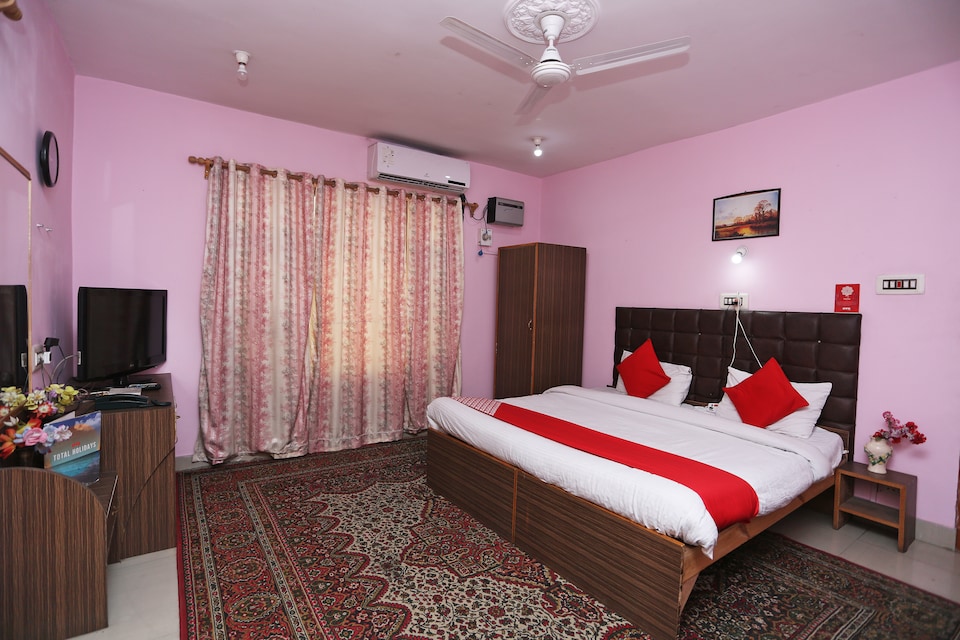 OYO 15858 Hotel Grand Comforts  OYO Rooms Srinagar  Book    2413 OYO