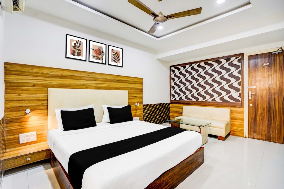 Super Collection O Infocity Metro Station Gandhinagar Formerly Hotel Grand Krishna, Infocity Gandhinagar, गांधीनगर