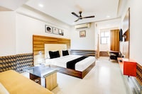 Collection O Infocity Metro Station Gandhinagar Formerly Hotel LLP