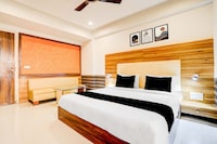 Super Collection O Infocity Metro Station Gandhinagar Formerly Hotel Grand Krishna