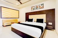 Super Collection O Infocity Metro Station Gandhinagar Formerly Hotel Grand Krishna