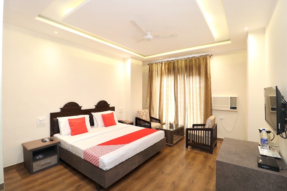 OYO 15890 Hotel Sunciti Extension, Mall Road Bathinda, Bathinda