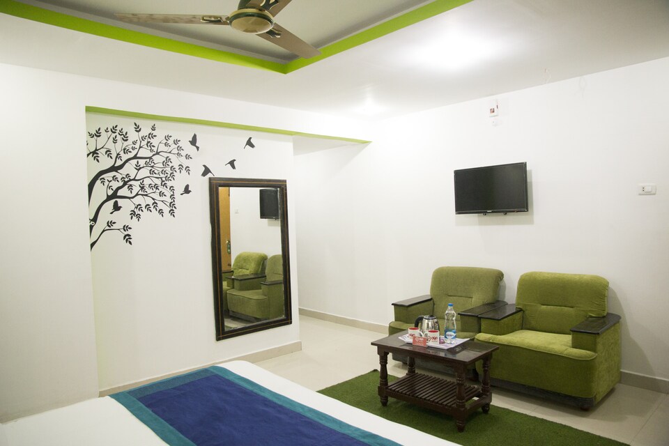 OYO 2721 Thanusri Sairam Inn, Tirumala Bypass Road, Tirupati