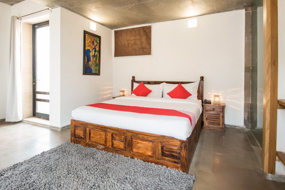 Capital O 15942 Anting Villa Hotel, Greater Noida, Noida