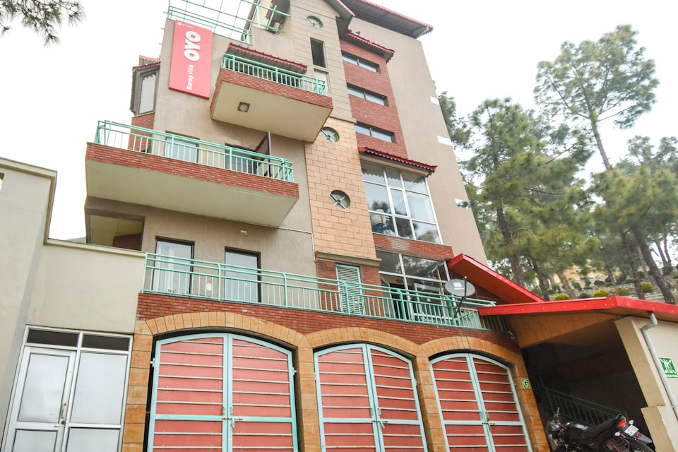 OYO 15946 Hotel Barog Villa, Dharampur Kasauli, Kasauli