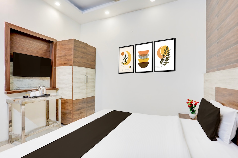 Hotel O by OYO Chandigarh Highway Near Prabhat Road, Zirakpur, Zirakpur