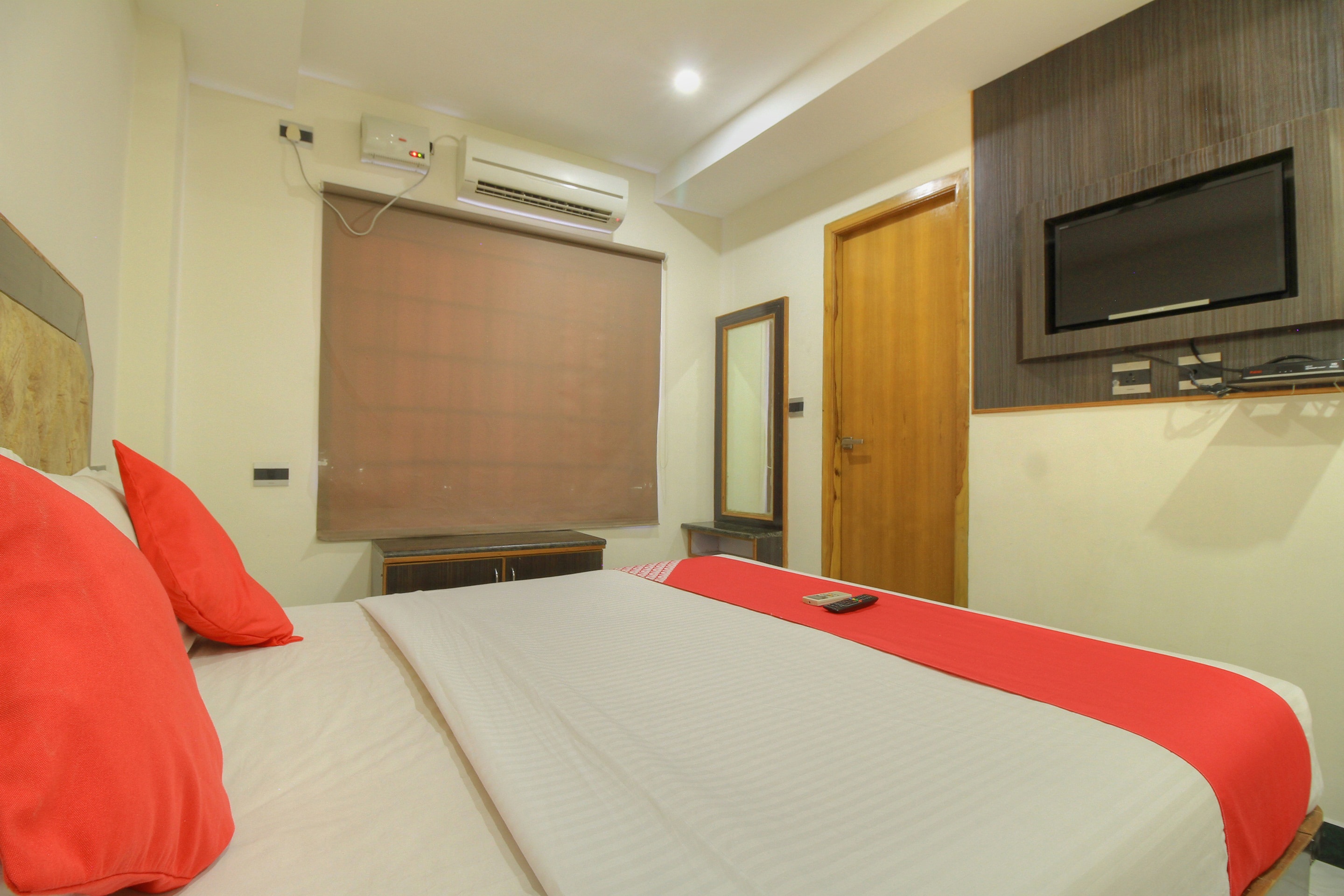 OYO Hotel Srees, OYO Rooms Trichy, Book ₹451 OYO