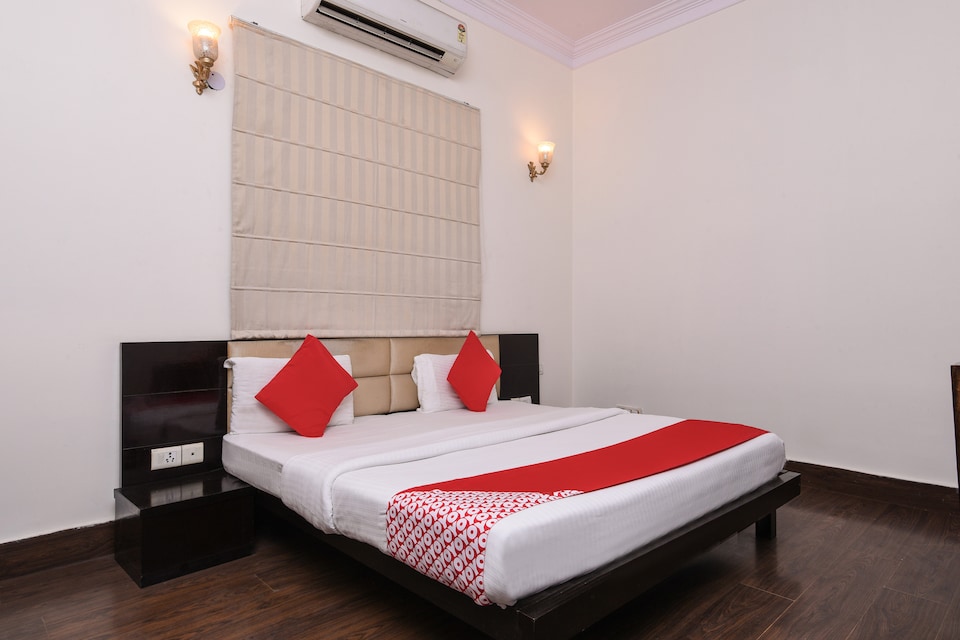 OYO 15954 Connaught mews, Connaught Place Delhi, Delhi