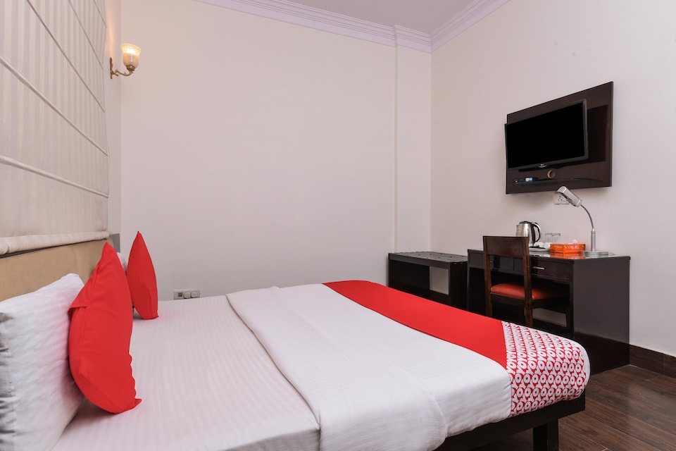 OYO 15954 Connaught mews, Connaught Place Delhi, Delhi