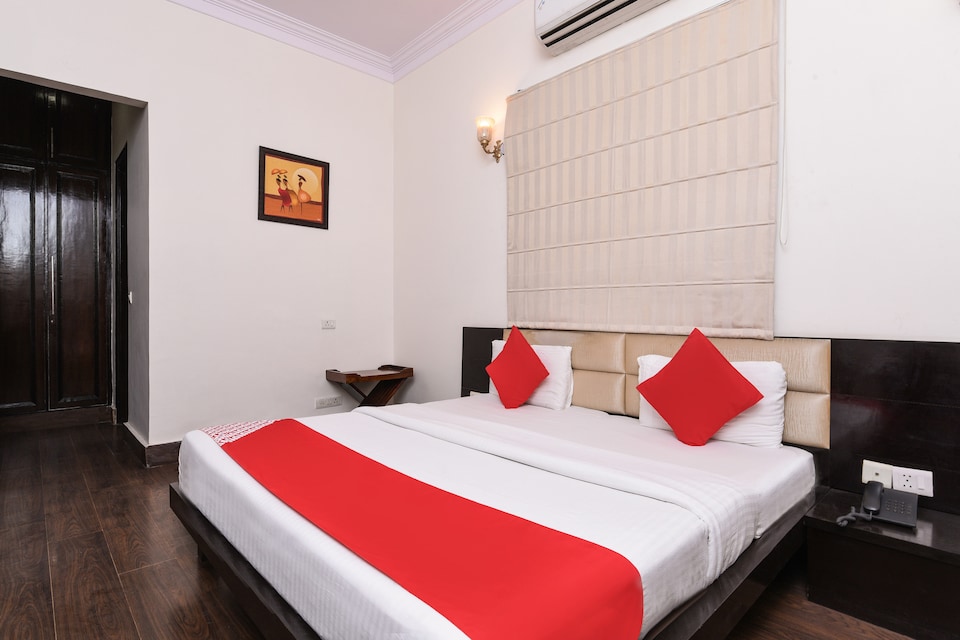OYO 15954 Connaught mews, Connaught Place Delhi, Delhi