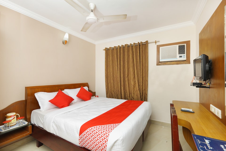 OYO 15963 City Manor, Kottivakkam, Chennai