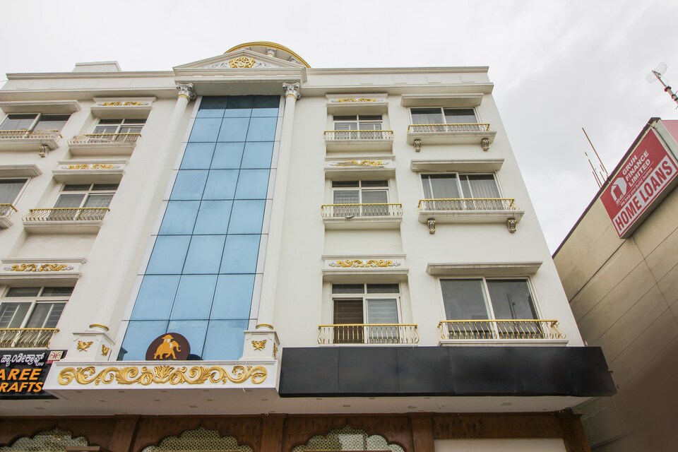 Capital O 15964 NI Ambaari Suites, Mysore City Center, Mysore