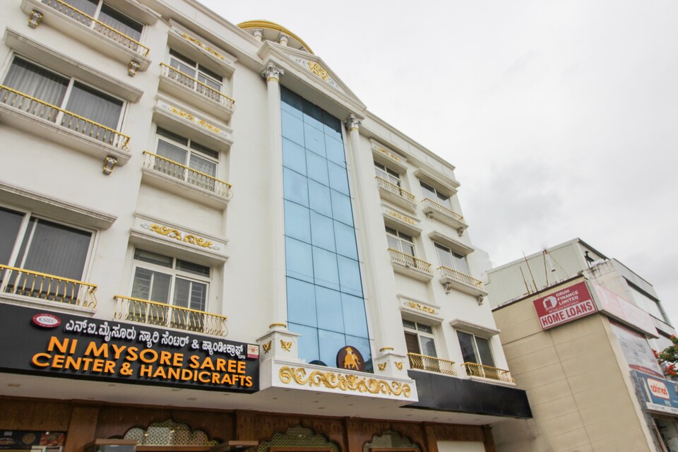 Capital O 15964 NI Ambaari Suites, Mysore City Center, Mysore