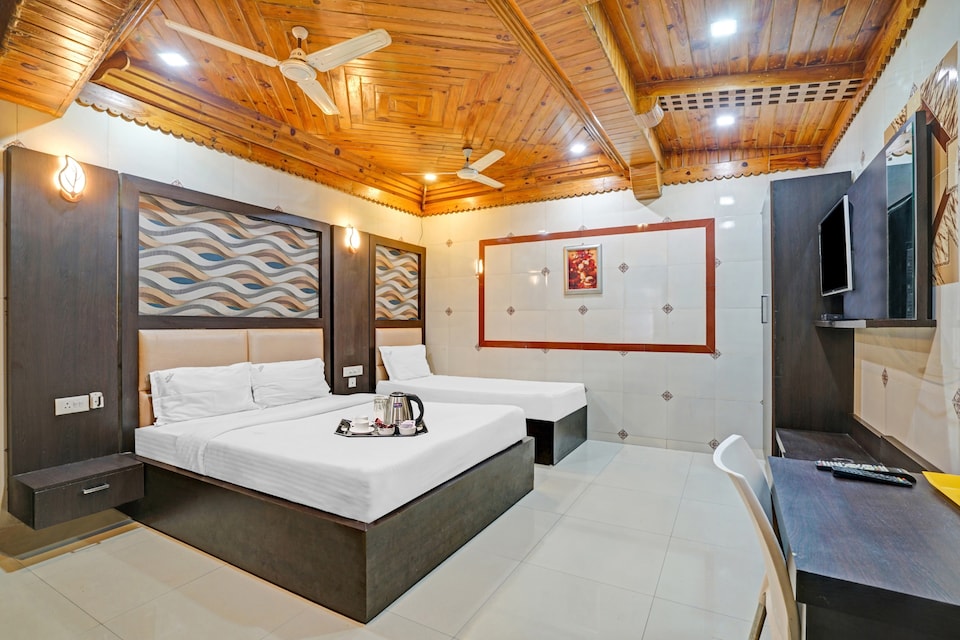 OYO Townhouse 894 Hala Residency, MG Road Kochi, Kochi