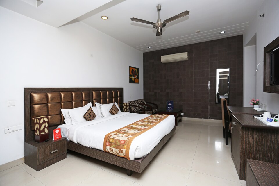 OYO 16004 Le Crescent, Indirapuram Ghaziabad, Ghaziabad