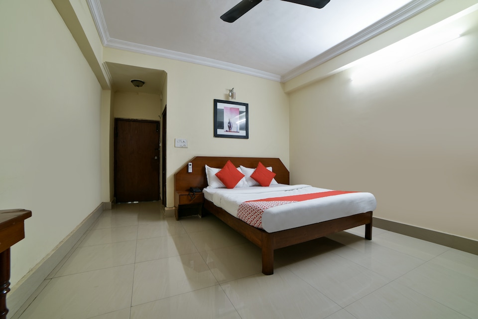 Hotel O Rainbow Sapphire, Lakdikapul, हैदराबाद