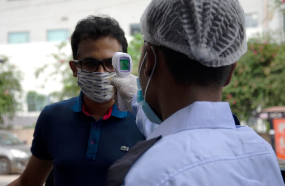 OYO Townhouse 55 Sohna Road Uppal Southend 1 Near Omaxe Gurgaon Mall, Sohna Road, Gurgaon