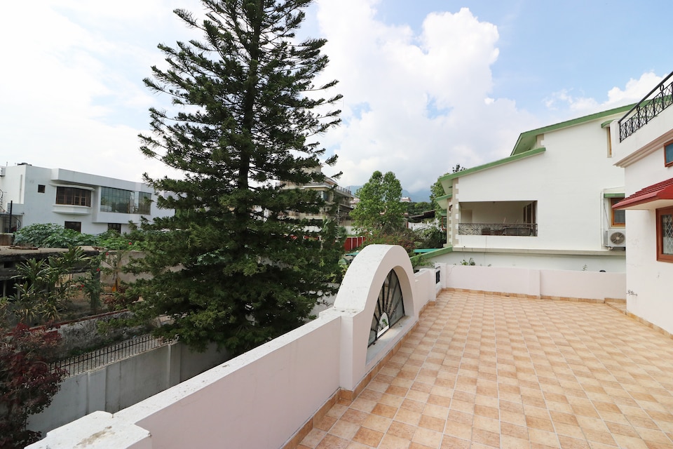 OYO Home 16039 Spacious 2BHK, Rajpur Road Dehradun, Dehradun