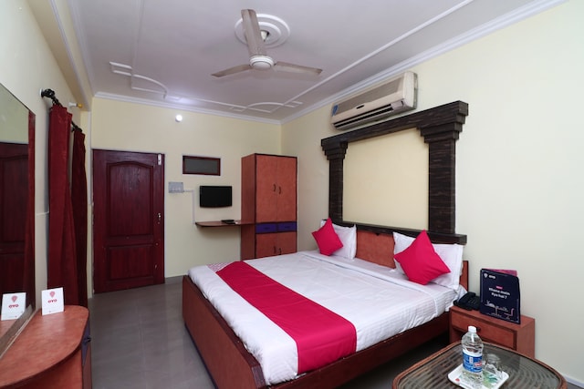 OYO Hotel Centre Point