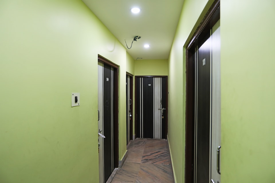 OYO Classic Inn, VIP Road Kolkata, Kolkata